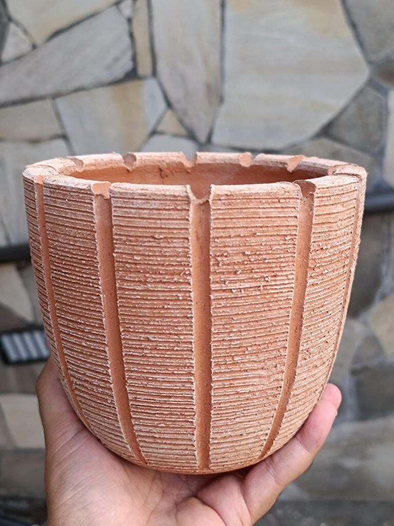 Siracactus-vaso-terracotta-Vaso-terracotta-inciso-a-spicchi-3.jpg